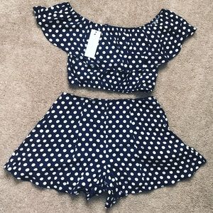 Gorgeous 2 Piece Off Shoulder Crop & Shorts Set